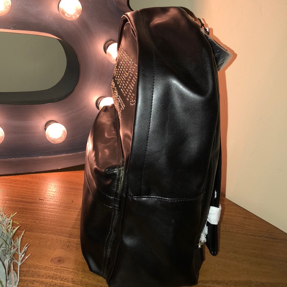 👑Victoria Secret Backpack💚 - Picture 2 of 4
